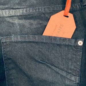 James Jeans Hunter Curvy Jeans - Size 16